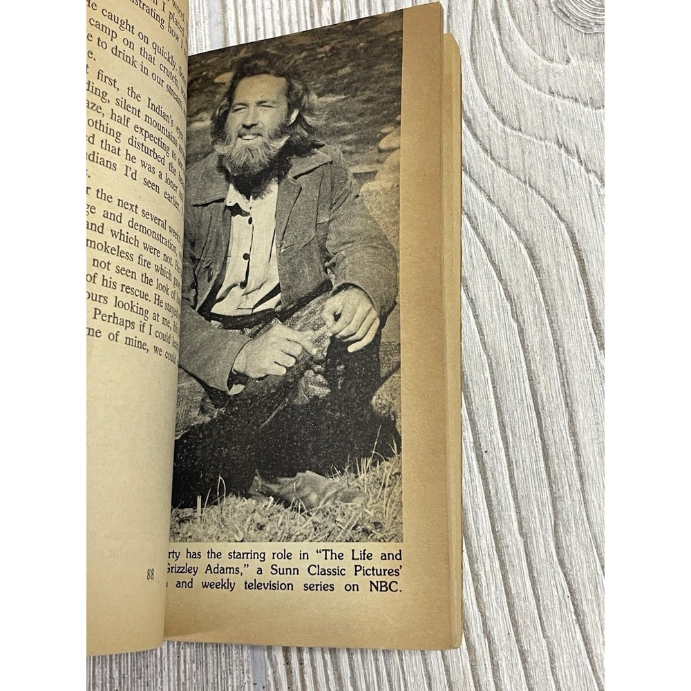 The Life and Times of Grizzly Adams Paperback 1977 Charles E Sellier Jr Vintage - Picture 9 of 9